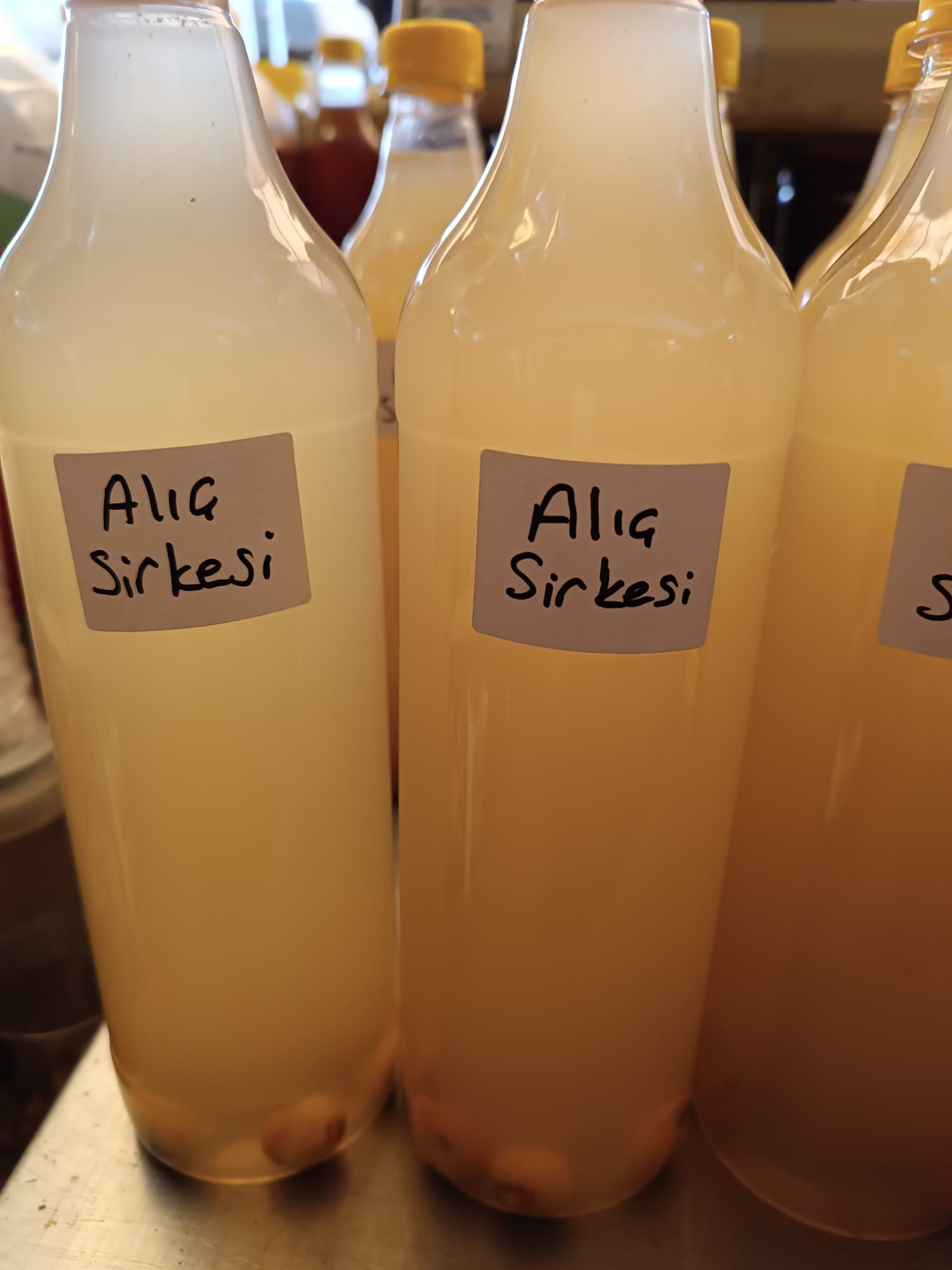 Alıç Sirkesi:700 ml doğal fermente alıç sirkesi – bağışıklık destekleyici.